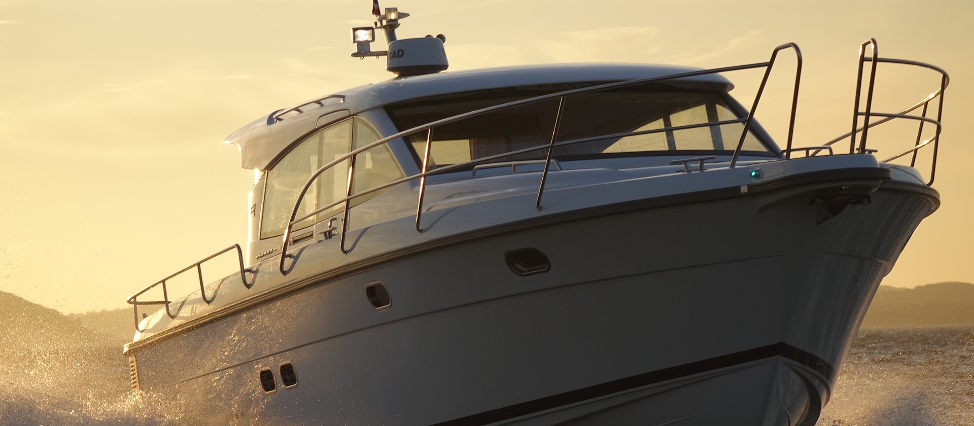 motor-yacht tramonto